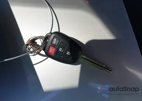 2015 Toyota Corolla S Plus z USA, uszkodzony, nr VIN 5YFBURHE4FP288668